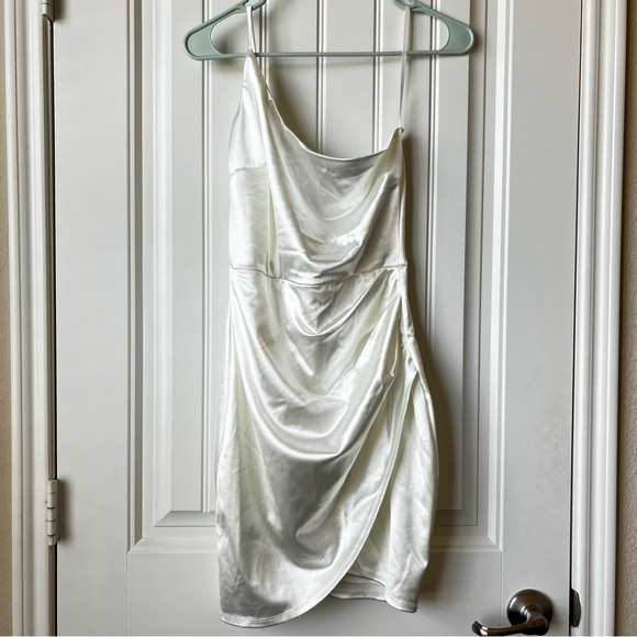 NWT Windsor, Lennox Formal One-Shoulder Satin Mini Dress, White, Size Small - Picture 2 of 12